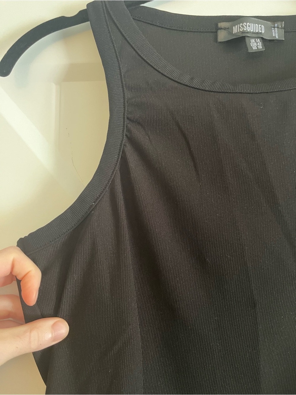 Black Ribbed Crop Tank - Picture 2 of 5